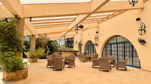 餐廳, 納瓦裡亞酒店 (Navarria Hotel) in 利馬斯索爾 餐廳, 納瓦裡亞酒店 (Navarria Hotel) in 利馬斯索爾