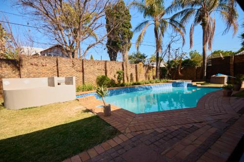 สระว่ายน้ำ, Sunny villa with pool and garden in นิวแลนด์ สระว่ายน้ำ, Sunny villa with pool and garden in นิวแลนด์