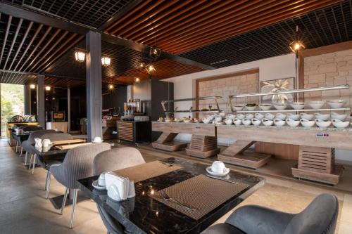 Ramada by Wyndham Fethiye Oludeniz in เออลือเดนิซ Ramada by Wyndham Fethiye Oludeniz in เออลือเดนิซ
