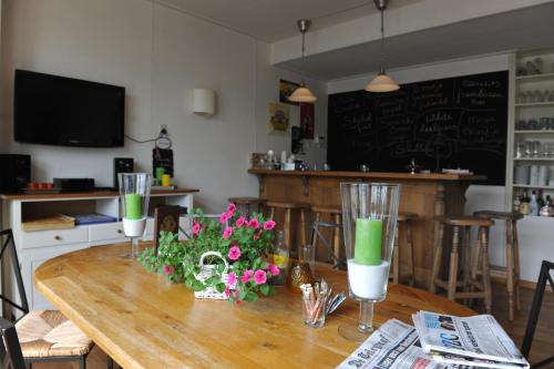 Bar/salonek, Bed & Breakfast d'Ouwe Smidse in Kamperland Bar/salonek, Bed & Breakfast d'Ouwe Smidse in Kamperland