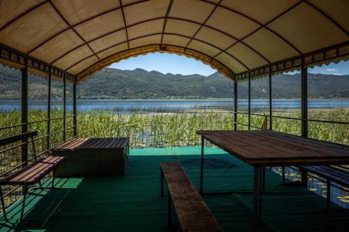 Beach, Boljesestre Lake retreat in Ponari Beach, Boljesestre Lake retreat in Ponari