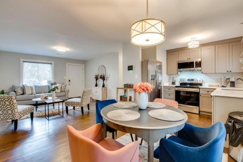 Pet-Friendly Home about 6 Mi to Downtown Atlanta! in Browns Mill Park Pet-Friendly Home about 6 Mi to Downtown Atlanta! in Browns Mill Park
