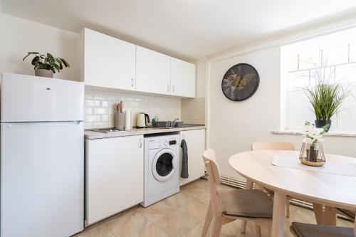 مطبخ, revLIVING Apartments Gars am Kamp in Gars Am Kamp مطبخ, revLIVING Apartments Gars am Kamp in Gars Am Kamp
