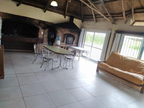Cabaña Santa Teresa (Cabana Santa Teresa) in ซาน ราฟาเอล Cabaña Santa Teresa (Cabana Santa Teresa) in ซาน ราฟาเอล
