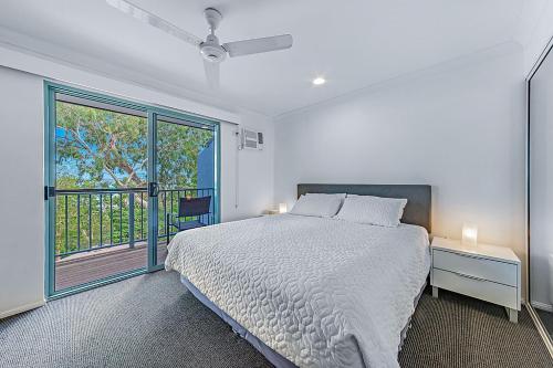 Sunset On Hamilton Island - 2 Bedroom Apartment with views and buggy