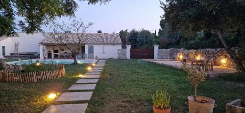 Appartement dans un mas provençal rénové (Appartement dans un mas provencal renove) in Saint Hilaire D'Ozilhan Appartement dans un mas provençal rénové (Appartement dans un mas provencal renove) in Saint Hilaire D'Ozilhan