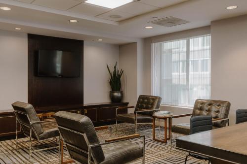 ล็อบบี้, โรงแรมคลับ ควอเตอร์ อิน วอชิงตัน ดีซี (Club Quarters Hotel in Washington DC) near อนุสาวรีย์ลินคอล์น ล็อบบี้, โรงแรมคลับ ควอเตอร์ อิน วอชิงตัน ดีซี (Club Quarters Hotel in Washington DC) near อนุสาวรีย์ลินคอล์น