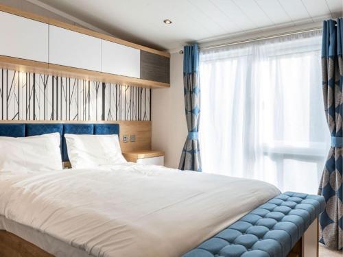 Pinewoods Saltmarsh Lodge sleeps 7 โ no.2