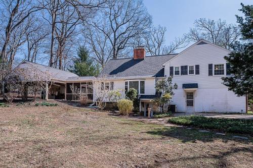 Airy & Spacious Modern Farmhouse in 馬里蘭奧因斯米爾斯 (MD) Airy & Spacious Modern Farmhouse in 馬里蘭奧因斯米爾斯 (MD)