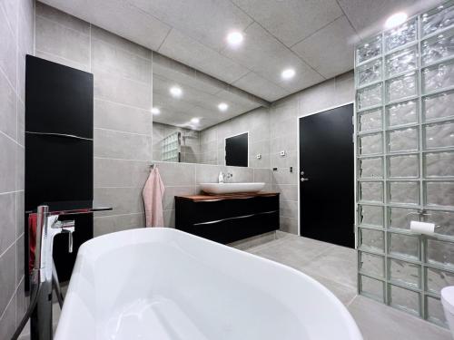 Stunning Ocean View Penthouse Apartment in Trongisvágur Stunning Ocean View Penthouse Apartment in Trongisvágur