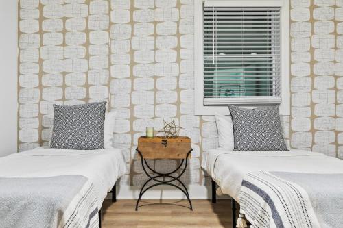 Luxury Living Minutes from Downtown 4 Bedroom Gem in Vine City Luxury Living Minutes from Downtown 4 Bedroom Gem in Vine City