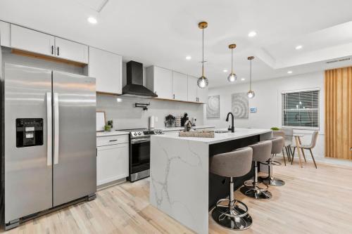 Luxury Living Minutes from Downtown 4 Bedroom Gem in Vine City Luxury Living Minutes from Downtown 4 Bedroom Gem in Vine City