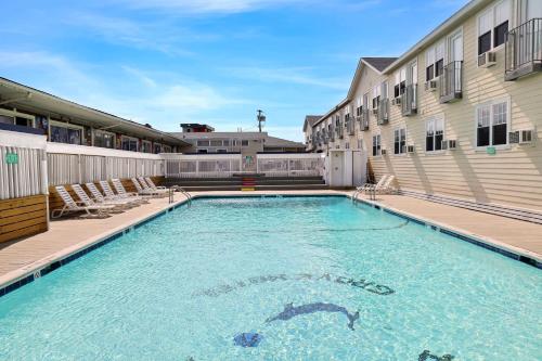 Swimming pool, Grove Hotel in Fire Island (NY) Swimming pool, Grove Hotel in Fire Island (NY)