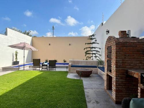 2BD Peaceful House Private Heated Pool, Gym, BBQ in La Lejona 2BD Peaceful House Private Heated Pool, Gym, BBQ in La Lejona