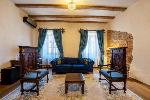 The Throne - M Museum Hotel in Sighişoara The Throne - M Museum Hotel in Sighişoara