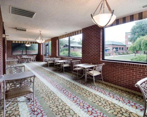 Food and beverages, Comfort Suites Parkersburg South in Mineral Wells (WV) Food and beverages, Comfort Suites Parkersburg South in Mineral Wells (WV)