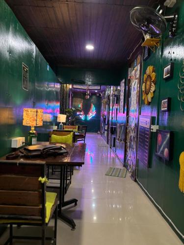 Forrest Hostels in Bandra Kurla Complex Forrest Hostels in Bandra Kurla Complex