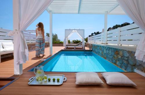 Kassandra Bay Resort, Suites & Spa in Vassilias - Ftelia Kassandra Bay Resort, Suites & Spa in Vassilias - Ftelia