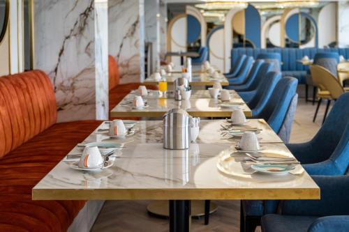 Restaurant, Crowne Plaza Constanta Mamaia Beach By IHG in Mamaia Restaurant, Crowne Plaza Constanta Mamaia Beach By IHG in Mamaia