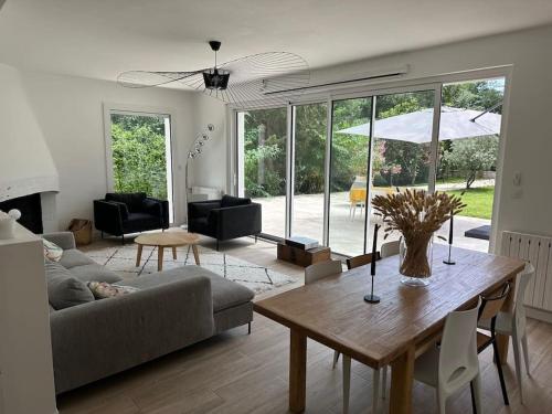 Villa des 3 Ponts, Piscine in นีเมอ Villa des 3 Ponts, Piscine in นีเมอ
