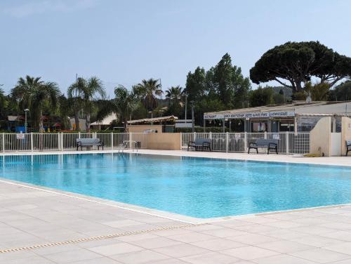Mobilhome avec piscine- plage a 10 minutes in Frejus Mobilhome avec piscine- plage a 10 minutes in Frejus