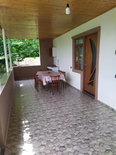 HOUSE WITH A LARGE YARD in วันดัม HOUSE WITH A LARGE YARD in วันดัม