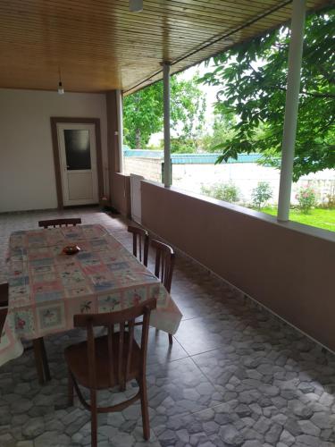 HOUSE WITH A LARGE YARD in วันดัม HOUSE WITH A LARGE YARD in วันดัม