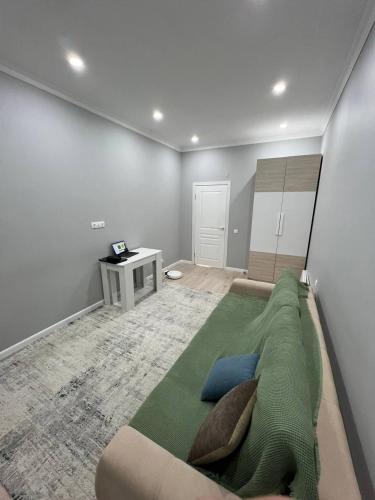 Excellent 2-room apartment near the city embankment