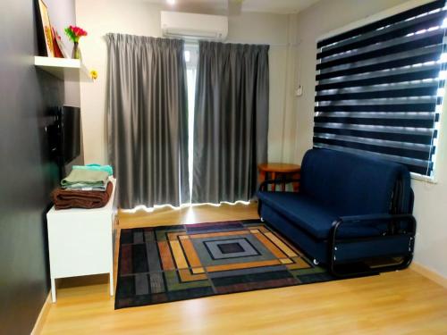 Homestay WaDi 2 apartment with pool near beach