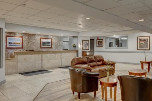 Lobby, Riverside Hotel in Casper (WY) Lobby, Riverside Hotel in Casper (WY)