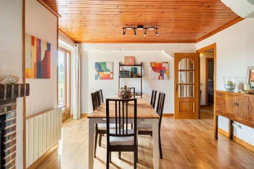 Casa Los Mozos, a 9 kilómetros de Santander y a 6 de Cabárceno (Casa Los Mozos, a 9 kilometros de Santander y a 6 de Cabarceno) in Astillero Casa Los Mozos, a 9 kilómetros de Santander y a 6 de Cabárceno (Casa Los Mozos, a 9 kilometros de Santander y a 6 de Cabarceno) in Astillero