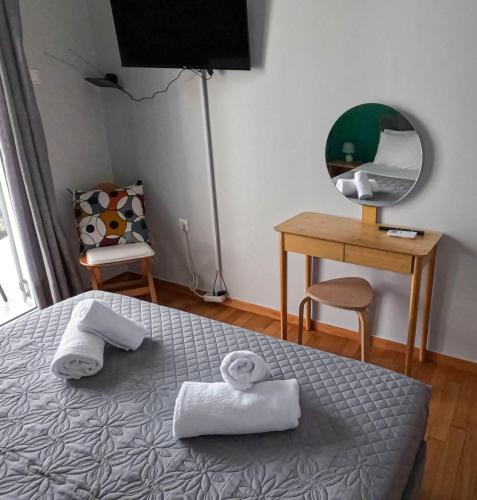 Comfortable apt, next to Archeological museum!