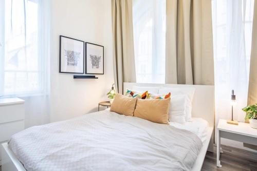 Extra Central Mini Studio - Lively Neighborhood, Budapest Extra Central Mini Studio - Lively Neighborhood, Budapest