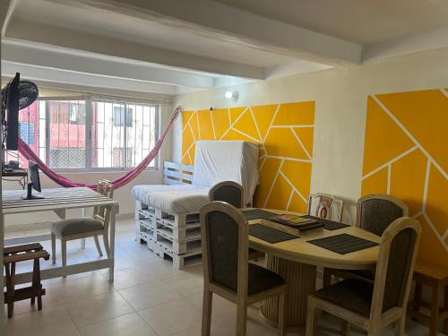 Umweltfreundliches Gemutliches Etagenbett Zimmer mit Privatem Bad Nahe Flughafen in Santa Maria Umweltfreundliches Gemutliches Etagenbett Zimmer mit Privatem Bad Nahe Flughafen in Santa Maria