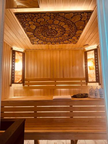 Úszómedence, Lion Hotel in Saryarka Negyed Úszómedence, Lion Hotel in Saryarka Negyed