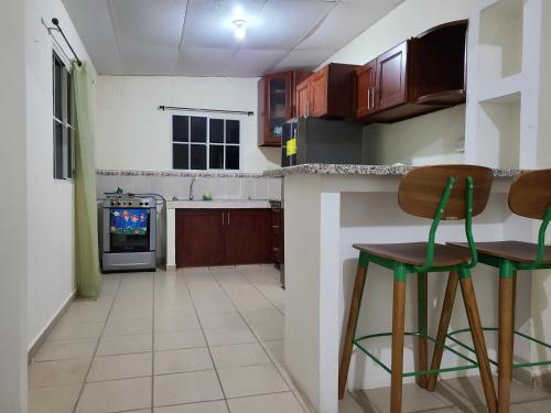 Casa en Residencial Altos de Ciudad pacifica, San Miguel para 6 personas in San Miguel Casa en Residencial Altos de Ciudad pacifica, San Miguel para 6 personas in San Miguel