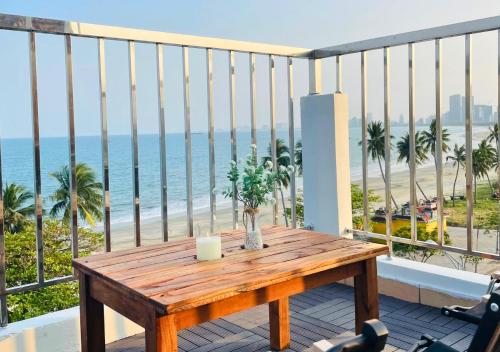 Balcony/terrace, Sontra Sea Hotel in Tho Quang Balcony/terrace, Sontra Sea Hotel in Tho Quang
