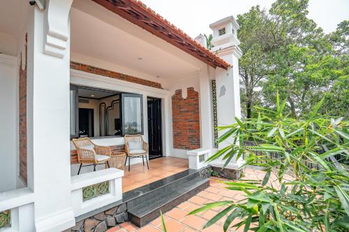 Balcony/terrace, Tuan Chau Resort Ha Long in Tuan Chau Island Balcony/terrace, Tuan Chau Resort Ha Long in Tuan Chau Island
