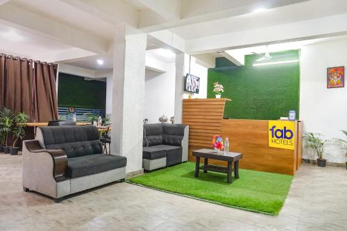 Lobi, FabHotel White House Inn - EON IT Park in Pune Lobi, FabHotel White House Inn - EON IT Park in Pune