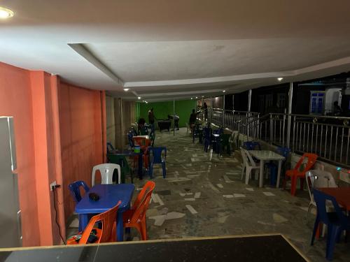 Ресторан, M&A Royal Guest House & Bar in Бенін Ресторан, M&A Royal Guest House & Bar in Бенін