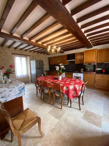 บริการและสิ่งอำนวยความสะดวก, Le Camp Romain, maison familiale avec terrain in เรวิเย บริการและสิ่งอำนวยความสะดวก, Le Camp Romain, maison familiale avec terrain in เรวิเย