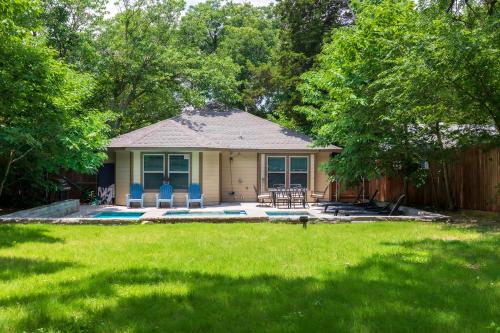 Herdon Park Hideaway in Cedar Crest Herdon Park Hideaway in Cedar Crest