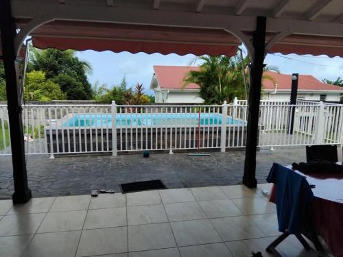 balcon/terrasse, Villa élégante à Capesterre-Belle-Eau avec piscine privée (Villa elegante a Capesterre-Belle-Eau avec piscine privee) in Capesterre Belle Eau balcon/terrasse, Villa élégante à Capesterre-Belle-Eau avec piscine privée (Villa elegante a Capesterre-Belle-Eau avec piscine privee) in Capesterre Belle Eau