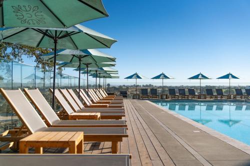 泳池, Sun Outdoors Paso Robles in 帕索羅布爾斯 泳池, Sun Outdoors Paso Robles in 帕索羅布爾斯