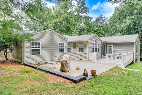 Family-Friendly Home with Grill 15 Mi to Baltimore! in 馬里蘭奧因斯米爾斯 (MD) Family-Friendly Home with Grill 15 Mi to Baltimore! in 馬里蘭奧因斯米爾斯 (MD)