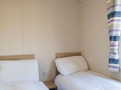 Pinewoods Park Compact sleeps 6 โ no dogs