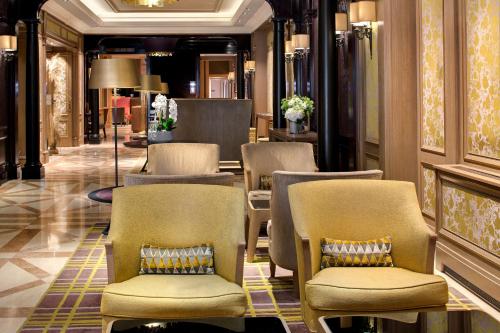 Lobby, Rochester Champs Elysees Hotel in 8th - Champs Elysees Lobby, Rochester Champs Elysees Hotel in 8th - Champs Elysees