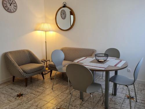 Gîte Lunéville, 2 pièces, 4 personnes - FR-1-584-180 (Petite maison renovee proche centre Luneville, jardin, barbecue, parking privatif, a 30 min de Nancy) in Luneville Gîte Lunéville, 2 pièces, 4 personnes - FR-1-584-180 (Petite maison renovee proche centre Luneville, jardin, barbecue, parking privatif, a 30 min de Nancy) in Luneville
