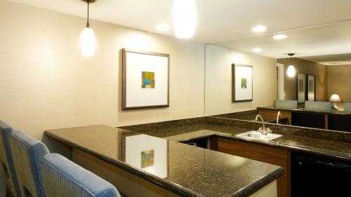 Pub/Lounge, Eldorado Reno – A Caesars Rewards Destination near Wingfield Park Amfiteátrum Pub/Lounge, Eldorado Reno – A Caesars Rewards Destination near Wingfield Park Amfiteátrum