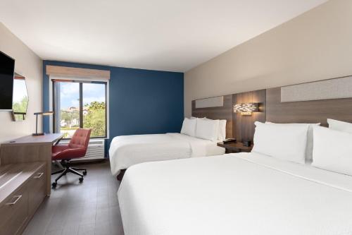 Holiday Inn Express Hotel & Suites Tampa-Rocky Point Island in Pelican Island Holiday Inn Express Hotel & Suites Tampa-Rocky Point Island in Pelican Island